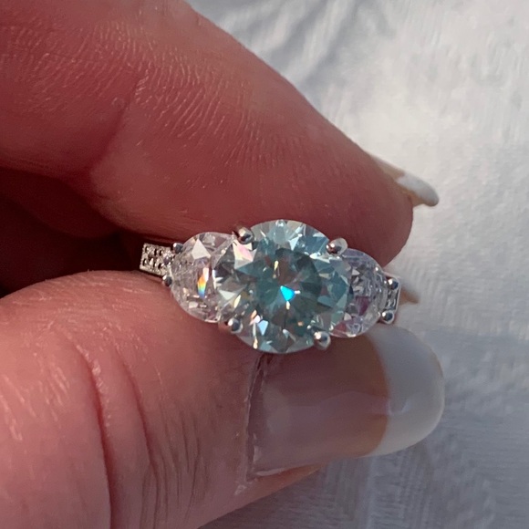 🎉HP🎉 2.6 Ct VVS1 Sky Blue Moissanite Ring, Sz 6 - Picture 5 of 8
